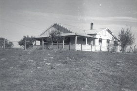 1 Glenelg 1965 Heffernans House